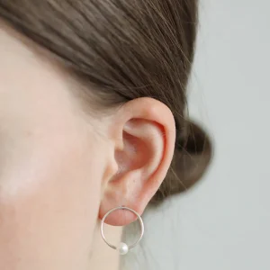 MAKSYM Boucles d'Oreilles Cercle et Perle Blanche - Argent