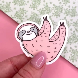 LITTLE MAY PAPERY Autocollant en Vinyle - Paresseux Rose